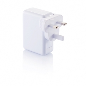 Travel plug with 4 USB ports;P820.373