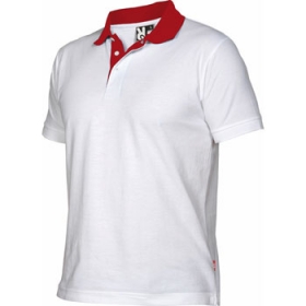 Tricou polo cu mÃ¢necÄƒ scurtÄƒ, cu guler È™i manÈ™ete canelate. Guler È™i fantÄƒ cu 3 nasturi Ã®n contrast È™i bandÄƒ Ã®ntÄƒritÄƒ pentru acoperirea cusÄƒturii la guler.;6620_0160